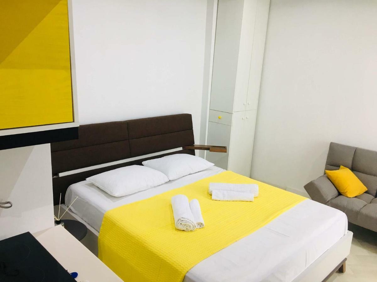 Yellow Room With Sea View Makhinjauri Bagian luar foto